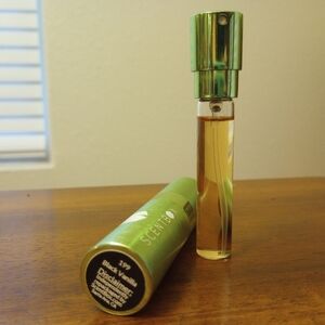 Black Vanilla by Mancera 8ml travel atomizer